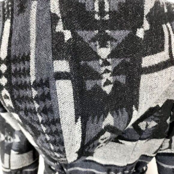 Kirra Gray Black Aztec Print Belted Wrap Blanket Coat Jacket Southwestern sz M - Picture 5 of 8